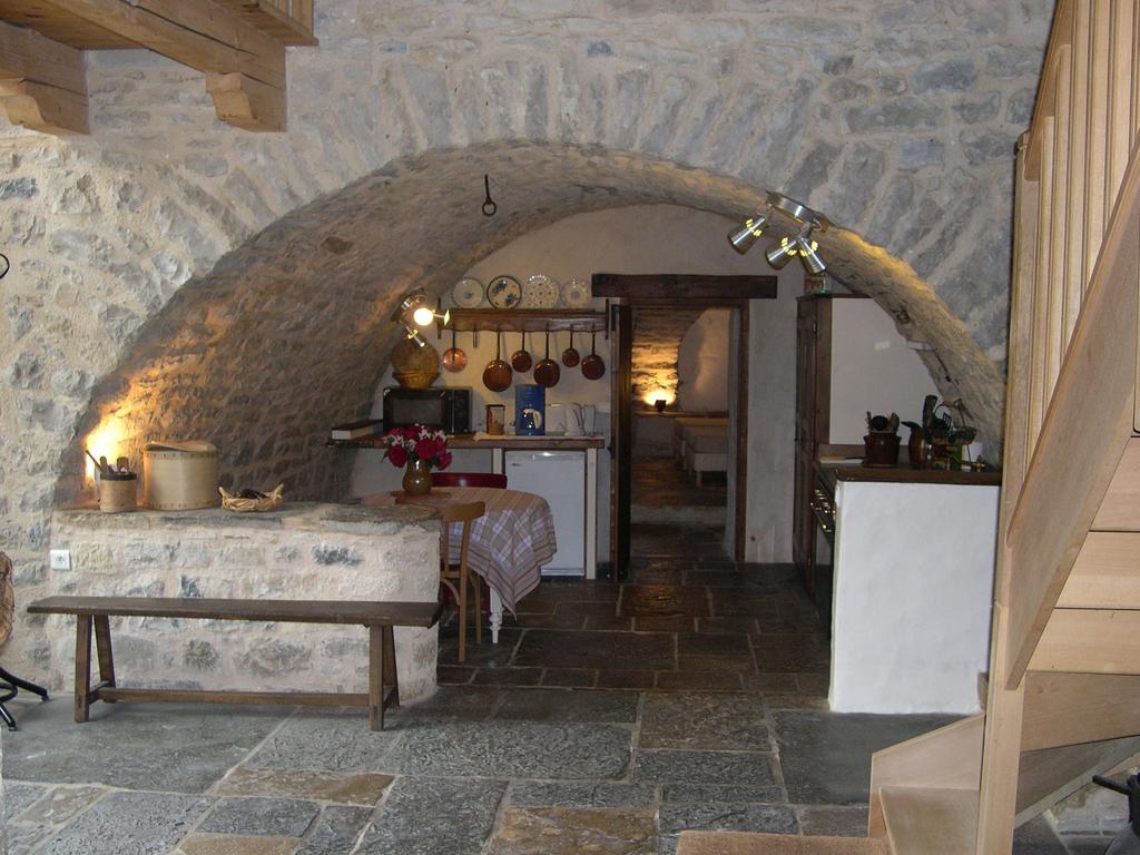 Bed and Breakfast La Bergerie Sainte-Eulalie-de-Cernon Екстер'єр фото